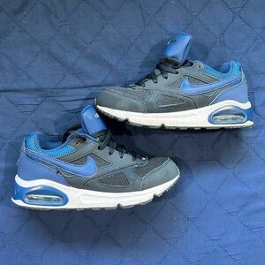 Nike Air Max IVO PS ‘Dark Obsidian’ Kids Sneakers - Size 1.5Y Gently Worn